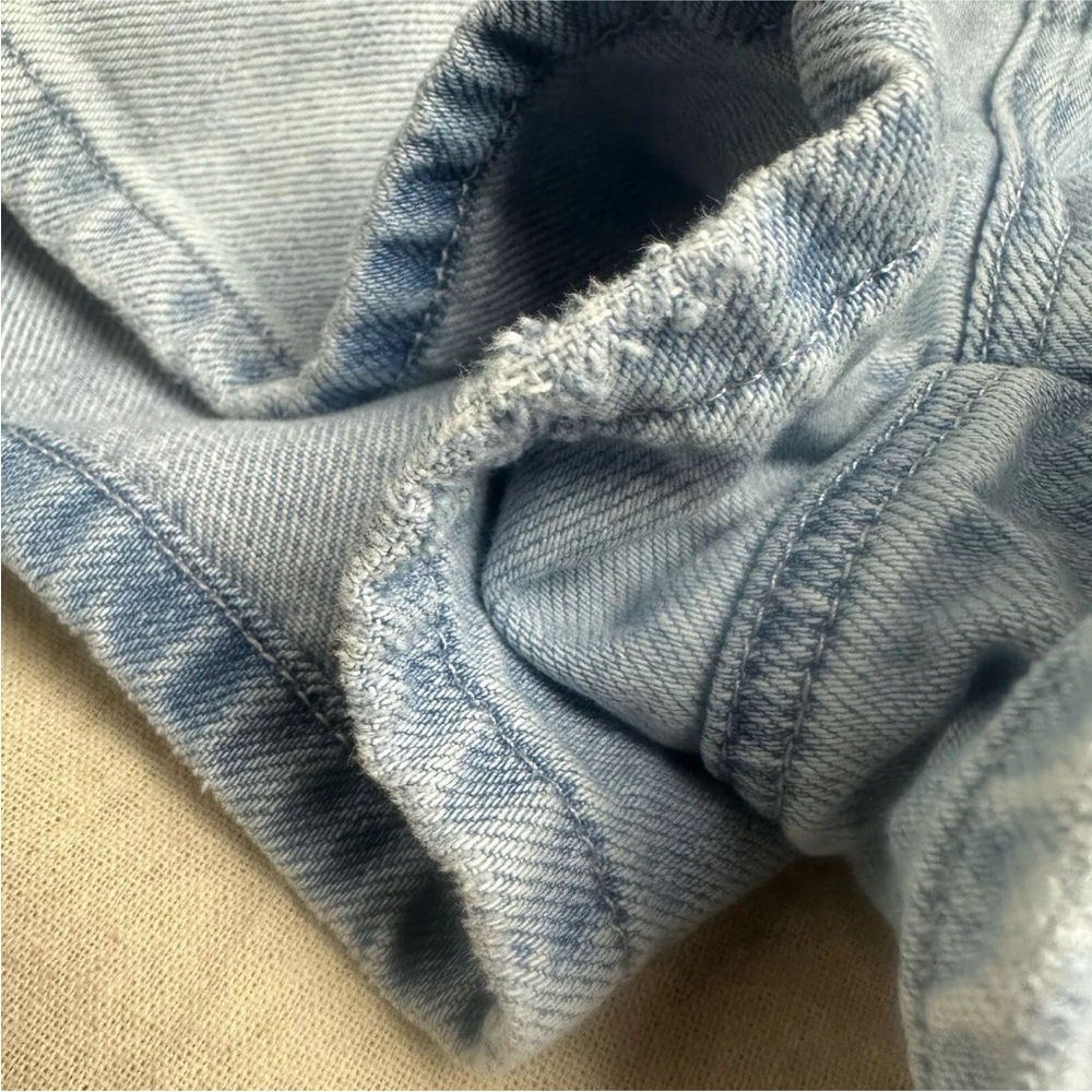 American Eagle Mom Short Paper Bag Light Wash Denim Jean Button Women’s Size 6 - Picture 5 of 12